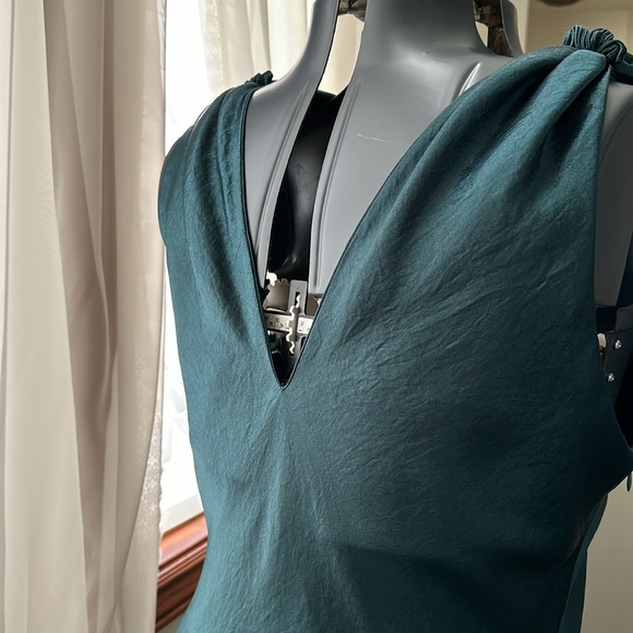 Holiday green dress - Picture 3 of 6